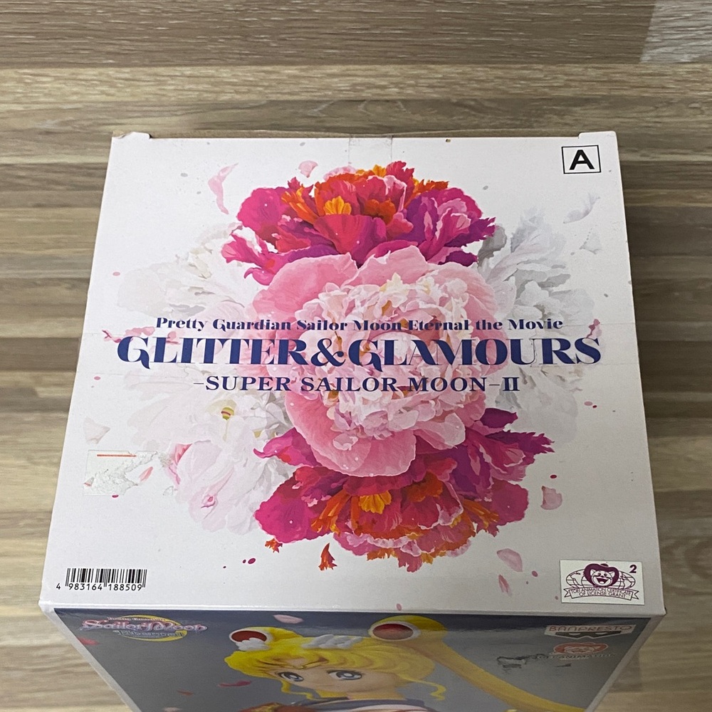 Bandai Sailor Moon Action Figure - Glitter & Glamours Super Sailor Moon II - Picture 5 of 9